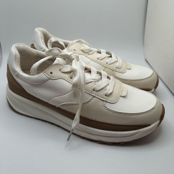CUSHIONAIRE Women's lace up Sneaker +Comfort Foam 8.5 WHITE/TAN - Picture 1 of 7